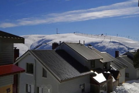 Hotham 1 Bed Apt 15 Available - Accommodation Gladstone 0