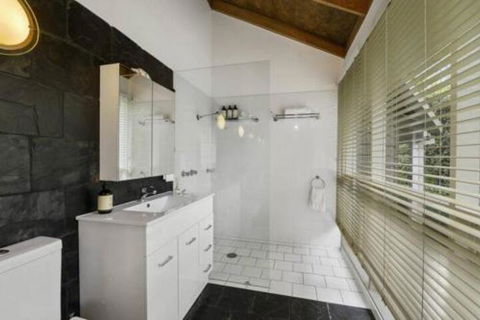 Jetty Hideaway - Accommodation Gladstone 1