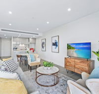 HomeHotel Extreme Luxury Apt next to Mall  Train - Accommodation Gladstone