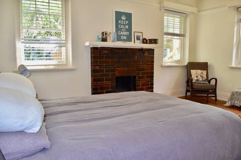 Art Deco Apt In Sunny Elwood Minutes To St. Kilda - Accommodation Gladstone 7