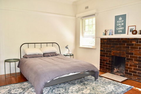 Art Deco Apt In Sunny Elwood Minutes To St. Kilda - Accommodation Gladstone 1