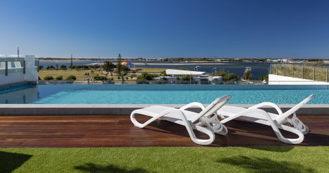 Sky Broadwater Apartments - Accommodation Gladstone 2