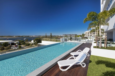 Sky Broadwater Apartments - Accommodation Gladstone 5