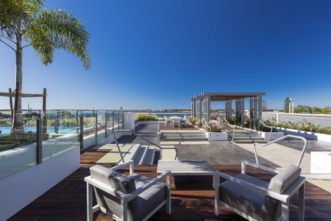 Sky Broadwater Apartments - Accommodation Gladstone 3