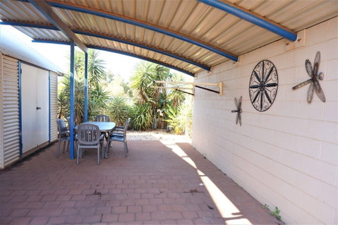 Osprey Holiday Village Unit 113 / 2 Bedroom - Accommodation Gladstone 2