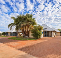 Osprey Holiday Village Unit 113 / 2 Bedroom - Accommodation Gladstone