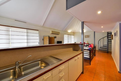 Osprey Holiday Village Unit 112 Vibrant 3 Bedroom Holiday Villa With A Pool In The Complex - Accommodation Gladstone 5