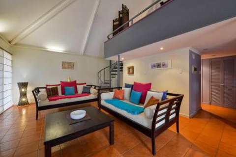 Osprey Holiday Village Unit 112 Vibrant 3 Bedroom Holiday Villa With A Pool In The Complex - Accommodation Gladstone 0