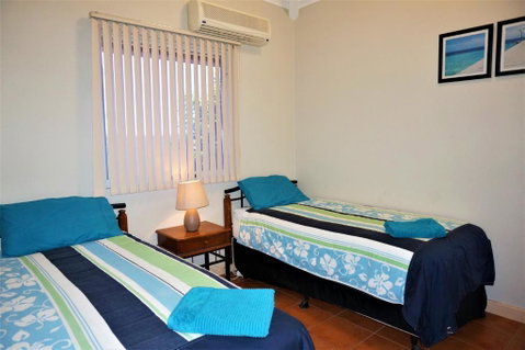 Osprey Holiday Village Unit 109 Pleasant 3 Bedroom Holiday Villa With A Pool In The Complex - Accommodation Gladstone 5