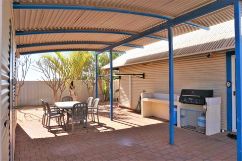 Osprey Holiday Village Unit 108 Serene 3 Bedroom Holiday Villa With A Pool In The Complex - Accommodation Gladstone 2
