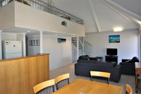 Osprey Holiday Village Unit 108 Serene 3 Bedroom Holiday Villa With A Pool In The Complex - Accommodation Gladstone 0