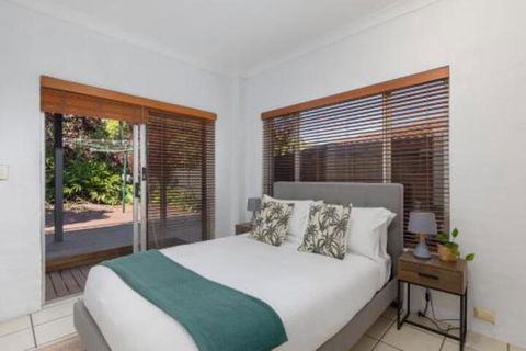 The Richmond Beach Villa - Accommodation Gladstone 4