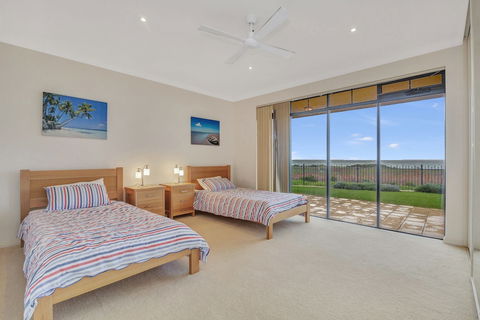 Seaglass - Accommodation Gladstone 4