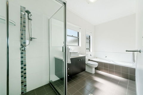 Redcliffe Holiday Accommodation - Accommodation Gladstone 2