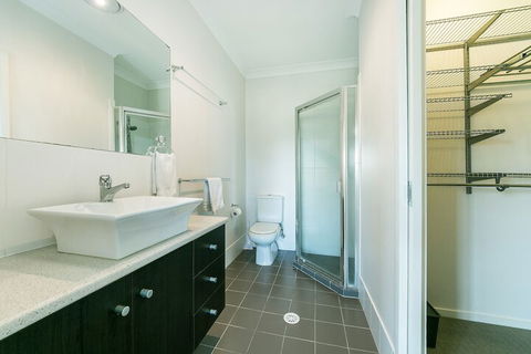 Redcliffe Holiday Accommodation - Accommodation Gladstone 7