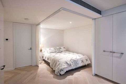 Luxury Studio With Parking In Woolloomooloo WMLOO - Accommodation Gladstone 3