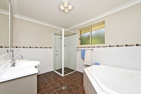 Aqua Lagoon - Accommodation Gladstone 7