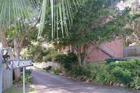 ANCHORAGE 1 - Accommodation Gladstone 3