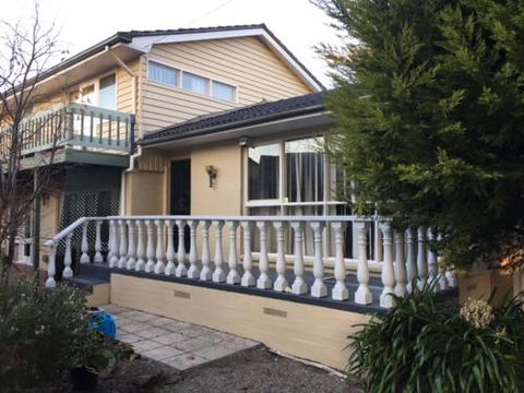 Holiday Home Close To Train Station - Accommodation Gladstone 3