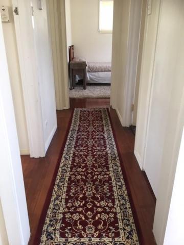 Holiday Home Close To Train Station - Accommodation Gladstone 5