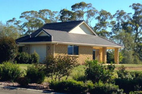 The Villa On Pine Tree - Accommodation Gladstone 4