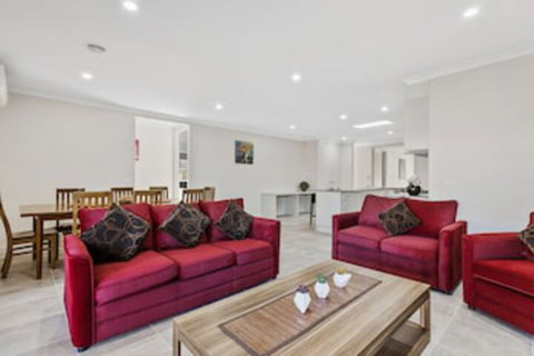 Point Cook Villas - Accommodation Gladstone 0