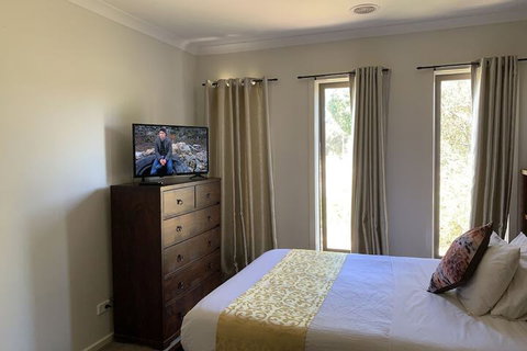 Apple House - Accommodation Gladstone 6