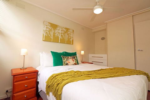 Colour Pop - Rejuvenate Stays - Accommodation Gladstone 2