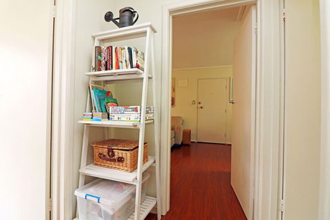 Colour Pop - Rejuvenate Stays - Accommodation Gladstone 3
