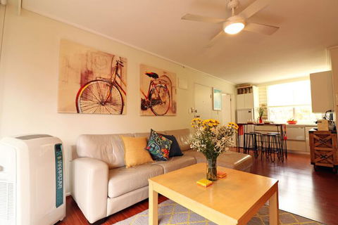 Colour Pop - Rejuvenate Stays - Accommodation Gladstone 5