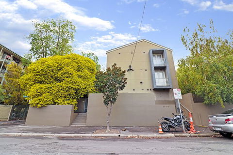 Colour Pop - Rejuvenate Stays - Accommodation Gladstone 1