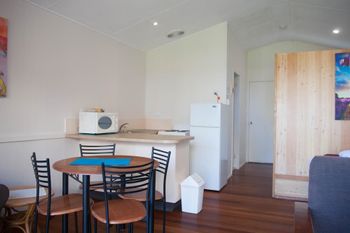 15 Korora Palms 1 Bedroom Bure - Accommodation Gladstone 3