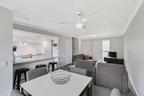 Fountain View Villa - Q Stay - Accommodation Gladstone 3