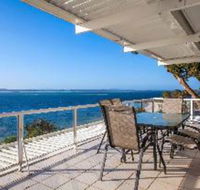 3 Bedroom House Classic View 2 / 49 Victoria Parade FREE WIFI - Accommodation Gladstone