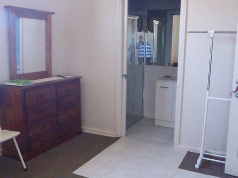 Evergreen - Accommodation Gladstone 6