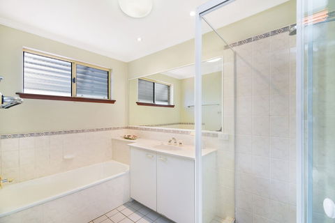 Vaai Moana - 5/10 Oriole Avenue - Accommodation Gladstone 4