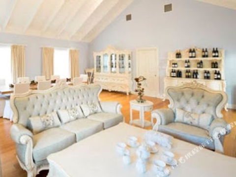 Maison Blue Pty Ltd Adelaide - Accommodation Gladstone 5