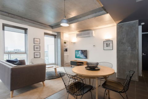 Luxury East Melbourne Apartment - Accommodation Gladstone 0