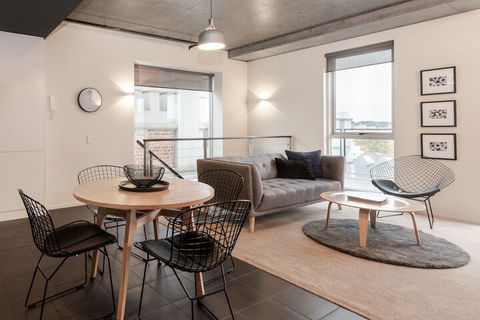 Luxury East Melbourne Apartment - Accommodation Gladstone 4