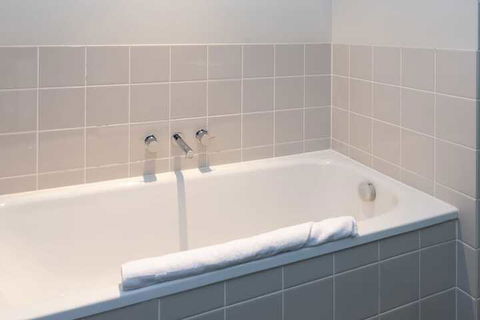 Luxury East Melbourne Apartment - Accommodation Gladstone 2
