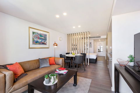 Potts Point Modern Furnished Apartments - Accommodation Gladstone 5