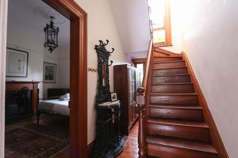 Discover Classic Rocks - Accommodation Gladstone 5