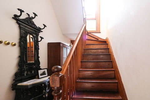 Discover Classic Rocks - Accommodation Gladstone 4