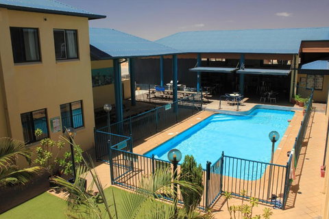Ningaloo Coral Bay Backpackers - Accommodation Gladstone 1