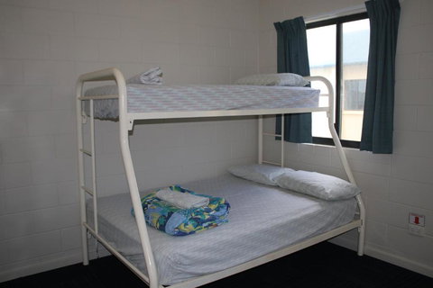 Ningaloo Coral Bay Backpackers - Accommodation Gladstone 4