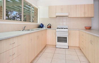 Orchid Beach Apartments - Accommodation Gladstone 1