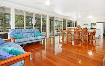 Orchid Beach Apartments - Accommodation Gladstone 2