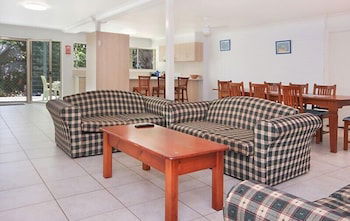 Orchid Beach Apartments - Accommodation Gladstone 0