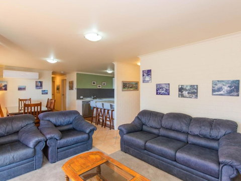 Aranda 3 / 25 Townsend Street - Accommodation Gladstone 4