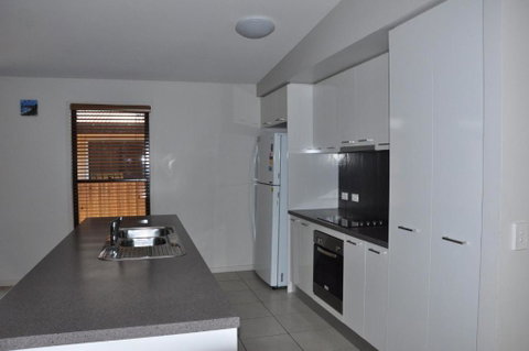 12 Satinwood Drive Family Home With Swimming Pool Located In Natural Bushland & Close To Beach - Accommodation Gladstone 4